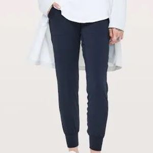 Lululemon Align Joggers in Navy